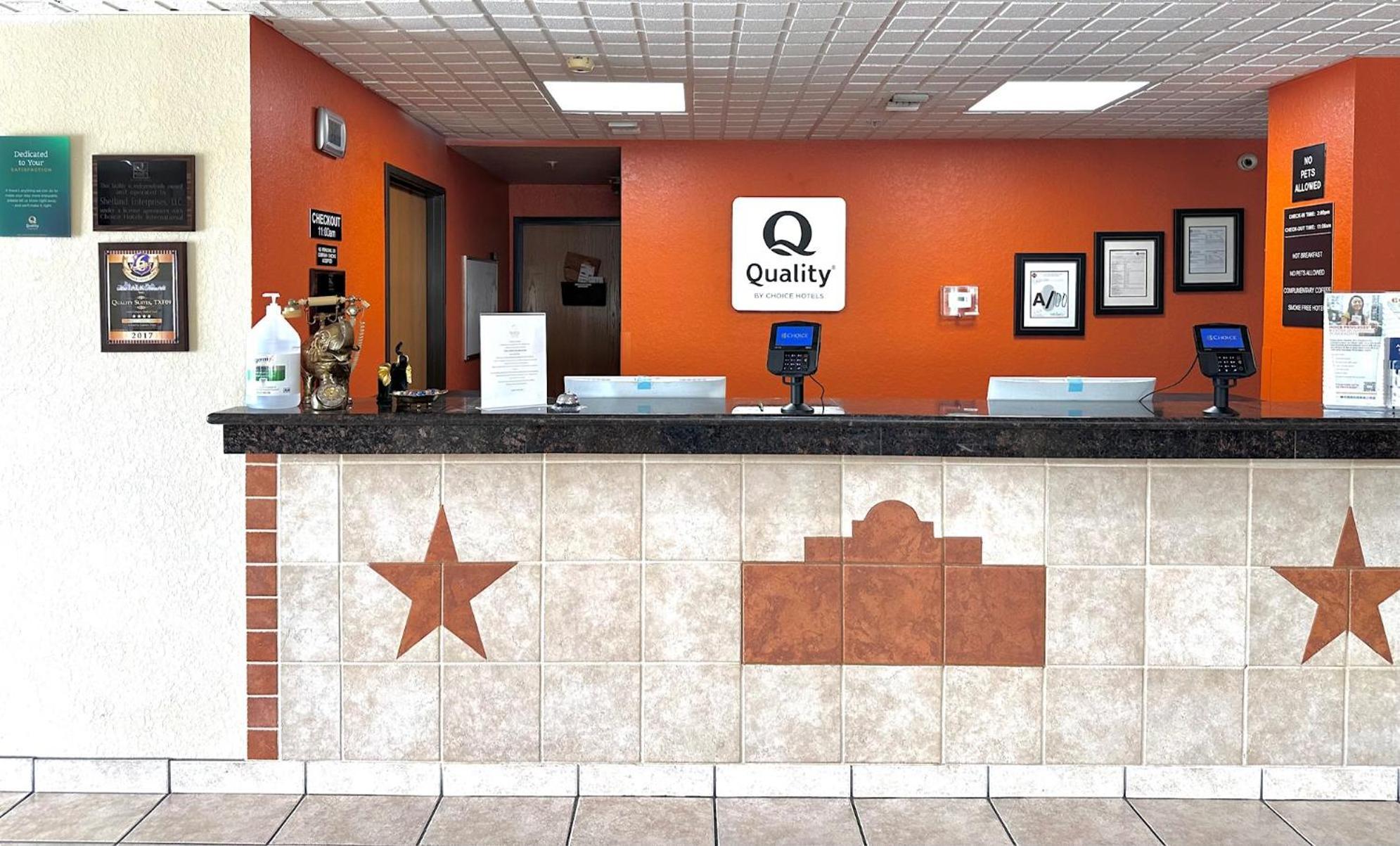Quality Suites San Antonio Exterior photo