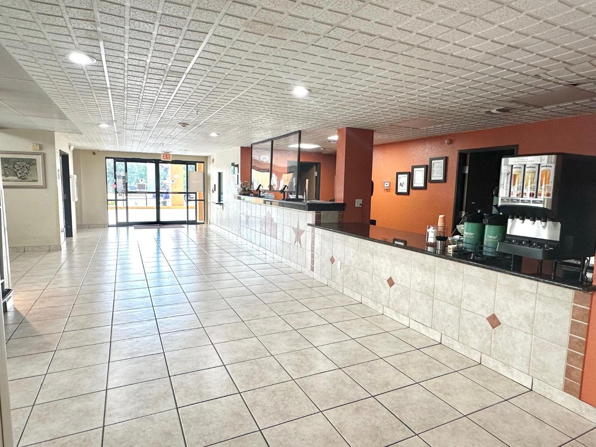 Quality Suites San Antonio Exterior photo