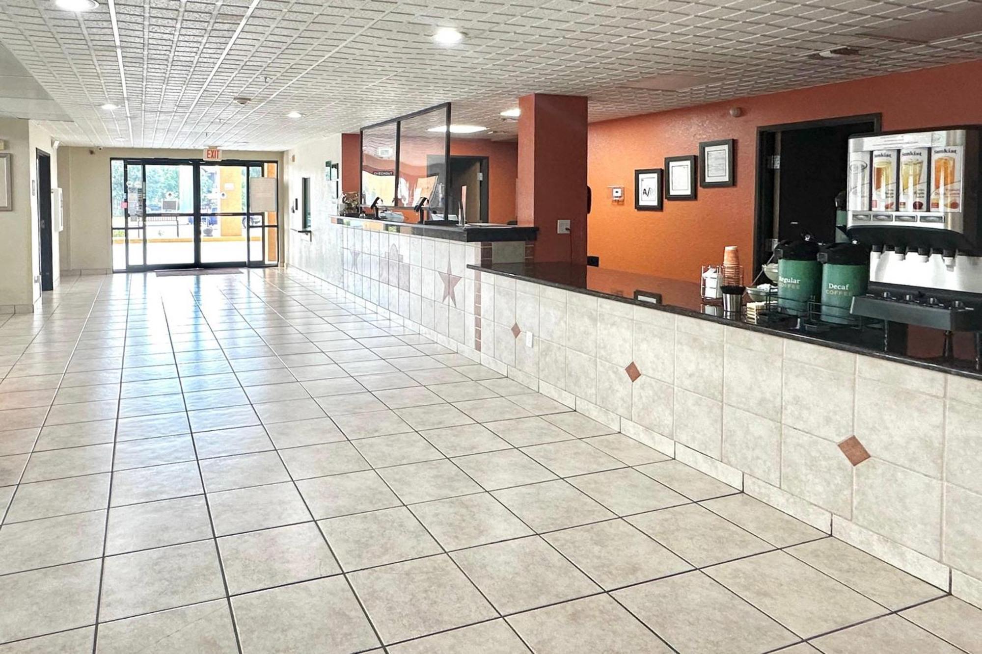 Quality Suites San Antonio Exterior photo