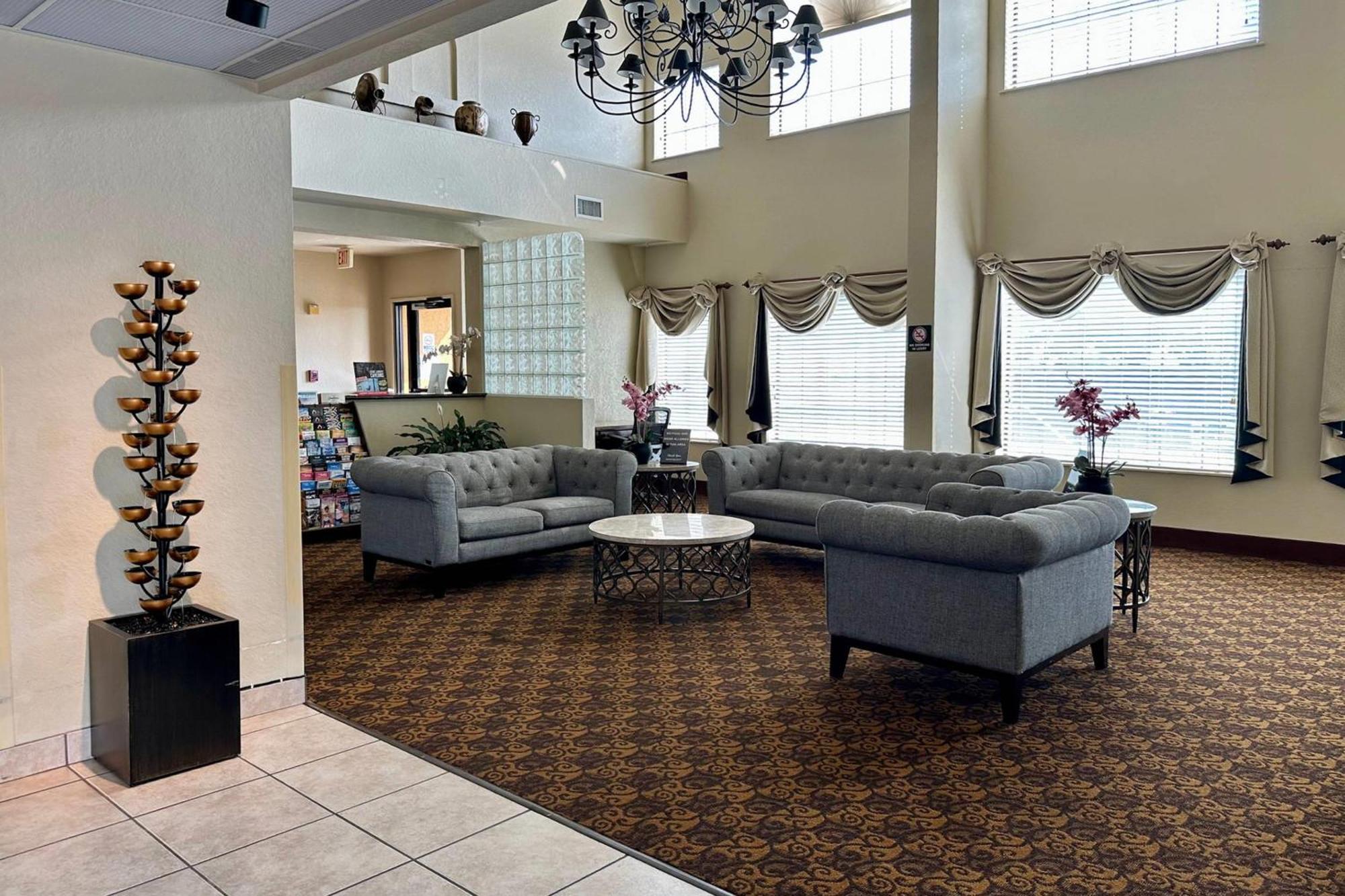 Quality Suites San Antonio Exterior photo