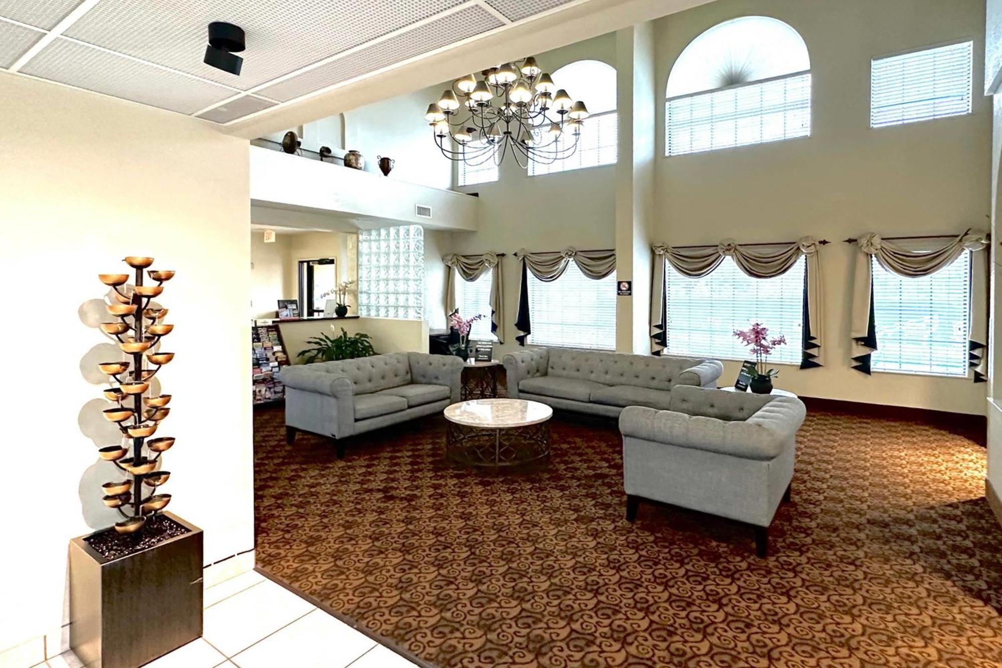 Quality Suites San Antonio Exterior photo